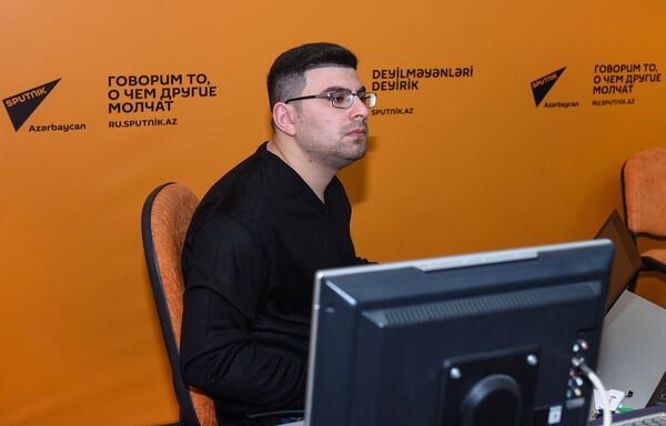 Турецкий публицист и политолог Йылмаз Алтунсой в международном мультимедийном пресс-центре Sputnik Азербайджан - Sputnik Азербайджан