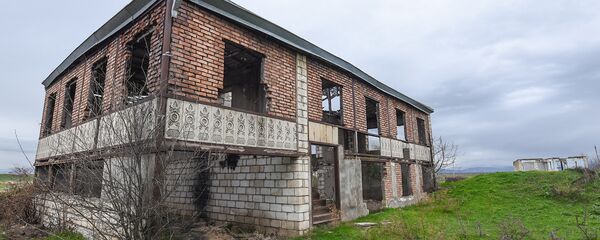 Село Чямянли под постоянным обстрелом с армянской стороны Село Чямянли под постоянным обстрелом с армянской стороны - Sputnik Азербайджан