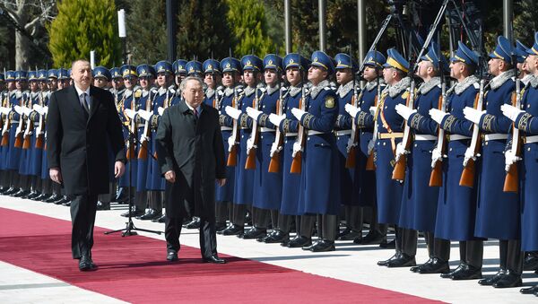 Qazaxıstan Prezidenti Nursultan Nazarbayevin rəsmi qarşılanma mərasimi - Sputnik Azərbaycan