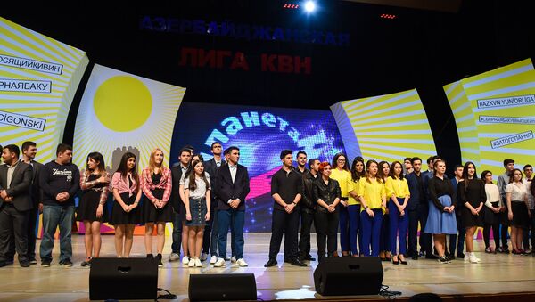 Во Дворце Гейдара Алиева в Баку состоялась первая игра Азербайджанской Лиги КВН четвертого сезона - Sputnik Азербайджан