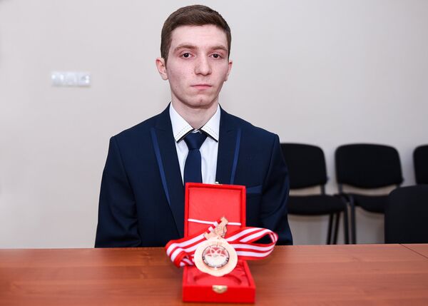 Ученик лицея İstək Рамиль Бабазаде Ученик лицея İstək Рамиль Бабазаде - Sputnik Азербайджан