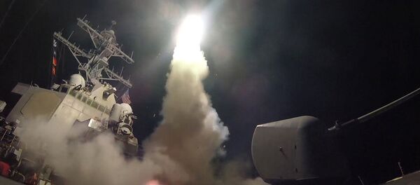 Удар США по базе в Сирии Удар США по базе в Сирии - Sputnik Азербайджан