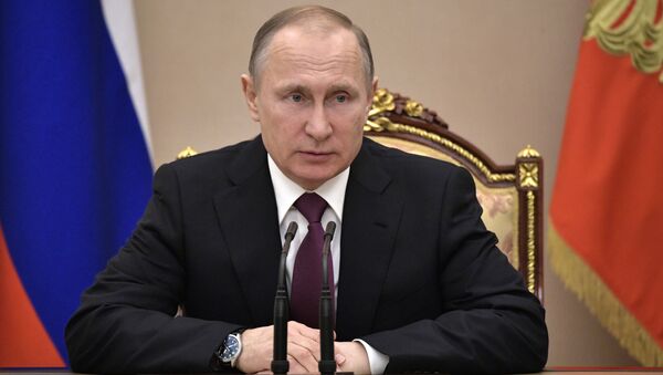 Президент РФ Владимир Путин проводит совещание с постоянными членами Совета безопасности РФ - Sputnik Азербайджан