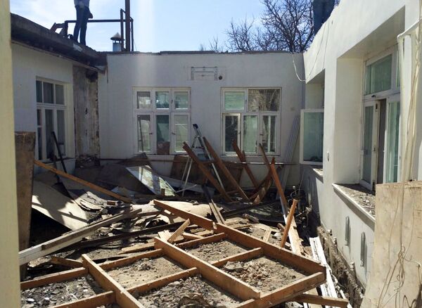 После пожара дом пришел в непригодное состояние После пожара дом пришел в непригодное состояние - Sputnik Азербайджан
