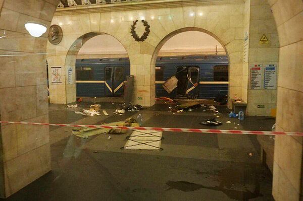 Взрыв в петербургском метро - Sputnik Азербайджан