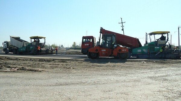 Завершающий этап работ по реконструкции участка автодороги Мингячевир-Бахрамтепе - Sputnik Азербайджан