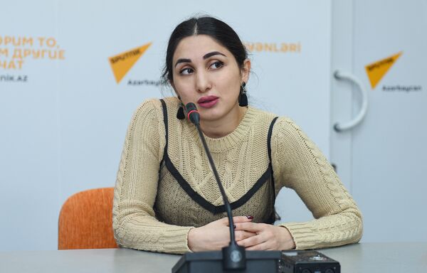 Пресс-конференция специалиста в области моды Марии Оруджевой Тренды весенней моды от азербайджанских дизайнеров - Sputnik Азербайджан