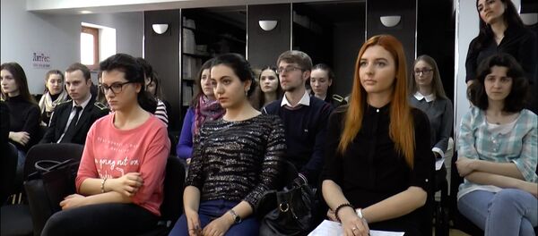 Кедрова и Забелин о потенциале азербайджанских студентов Кедрова и Забелин о потенциале азербайджанских студентов - Sputnik Азербайджан