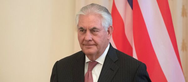 Государственный секретарь США Рекс Тиллерсон во время переговоров в Москве с министром иностранных дел РФ Сергеем Лавровым Государственный секретарь США Рекс Тиллерсон во время переговоров в Москве с министром иностранных дел РФ Сергеем Лавровым - Sputnik Азербайджан