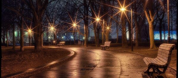 Вечерний парк, фото из архива Вечерний парк, фото из архива - Sputnik Азербайджан