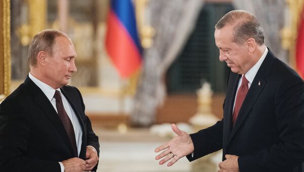 Президент РФ Владимир Путин и президент Турции Реджеп Тайип Эрдоган (справа), фото из архива - Sputnik Азербайджан
