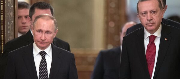 Президент РФ Владимир Путин и президент Турции Реджеп Тайип Эрдоган, 10 марта 2017 годп Президент РФ Владимир Путин и президент Турции Реджеп Тайип Эрдоган, 10 марта 2017 годп - Sputnik Азербайджан