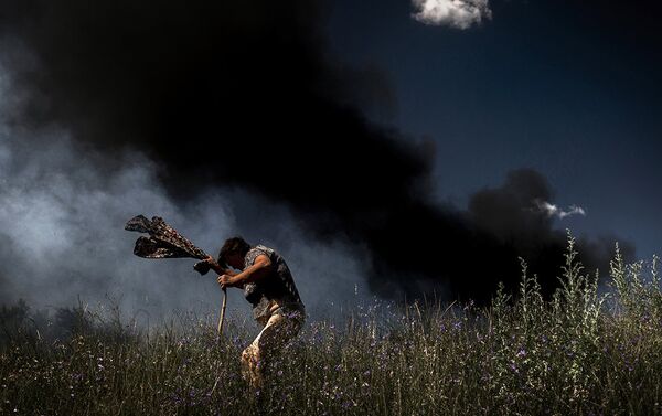 Фотопроект фотографа Валерия Мельникова Черные дни Украины - Sputnik Азербайджан