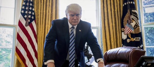 Президент США Дональд Трамп в Овальном кабинете, фото из архива - Sputnik Азербайджан