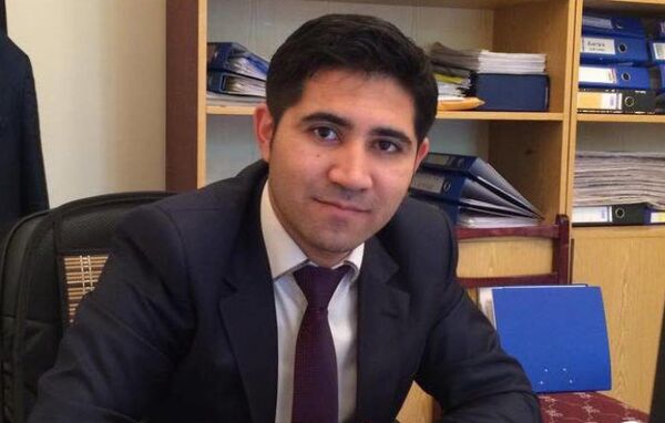 Ailə, Qadın və Uşaq Problemləri üzrə Dövlət Komitəsinin Hüquqi təminat şöbəsinin müdir müavini Seymur Məmmədov Ailə, Qadın və Uşaq Problemləri üzrə Dövlət Komitəsinin Hüquqi təminat şöbəsinin müdir müavini Seymur Məmmədov - Sputnik Azərbaycan