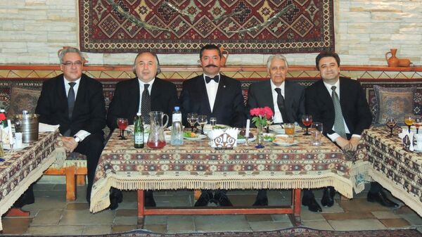Böyük Azərbaycan Mason Lojasının Assambleyası, 29 iyun 2012-ci il, Bakı, Andrey Boqdanov – sağdan birinci Böyük Azərbaycan Mason Lojasının Assambleyası, 29 iyun 2012-ci il, Bakı, Andrey Boqdanov – sağdan birinci - Sputnik Azərbaycan