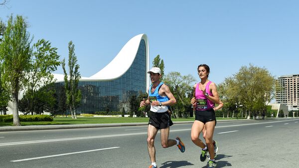 Участники марафона под лозунгом Победи ветер в Баку, фото из архива - Sputnik Азербайджан