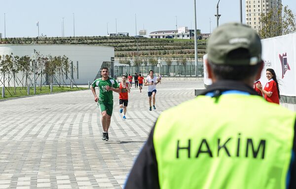 В Баку прошел марафон под лозунгом Победи ветер - Sputnik Азербайджан