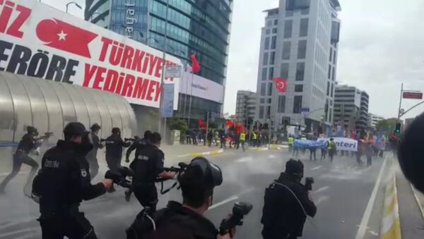 Разгон демонстрации в Стамбуле - Sputnik Азербайджан