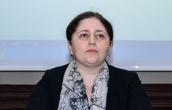 Заместитель председателя Государственного комитета по проблемам семьи, женщин и детей Айнур Софиева Заместитель председателя Государственного комитета по проблемам семьи, женщин и детей Айнур Софиева - Sputnik Азербайджан