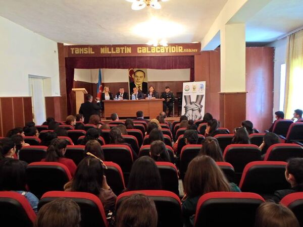 İnsan alverinə qarşı maarifləndirmə tədbiri - Şamaxı İnsan alverinə qarşı maarifləndirmə tədbiri - Şamaxı - Sputnik Azərbaycan