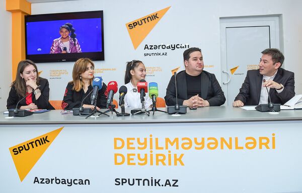 Пресс-конференция участницы проекта Ты супер! Хошгедем Мехтиевой - Sputnik Азербайджан