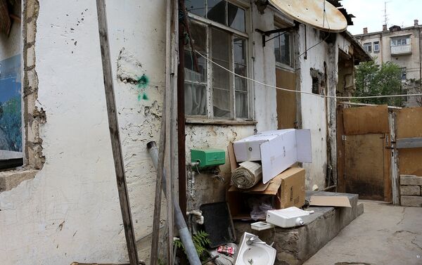 Текущее состояние домов по улице Сулеймана Рустама 193 - Sputnik Азербайджан