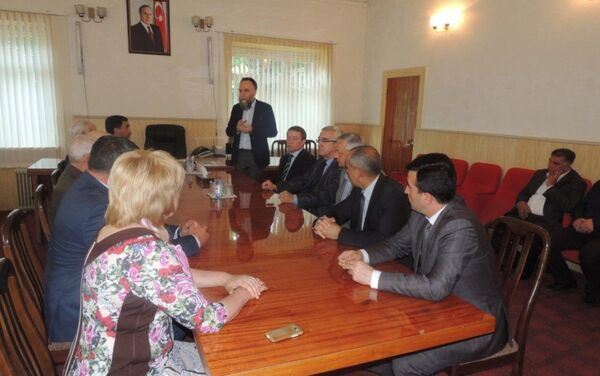 Российский политолог Александр Дугин посетил село Ивановка в Исмаиллы - Sputnik Азербайджан