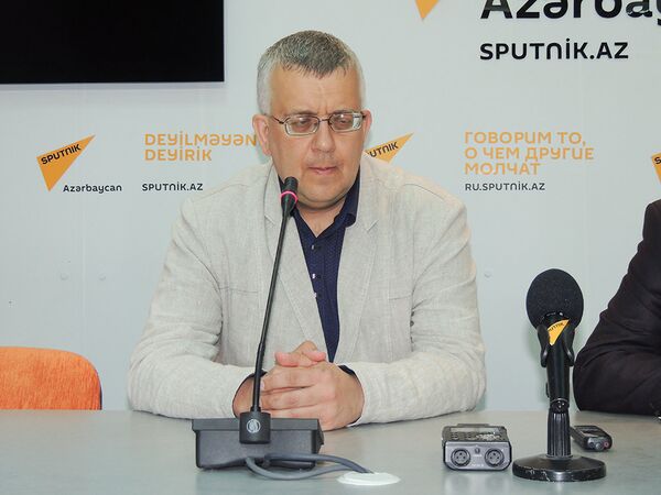 Российский историк Олег Кузнецов Российский историк Олег Кузнецов - Sputnik Азербайджан