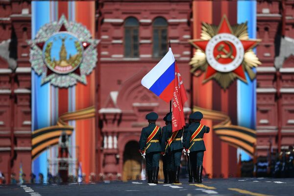 Военнослужащие на генеральной репетиции военного парада в Москве Военнослужащие на генеральной репетиции военного парада в Москве - Sputnik Азербайджан