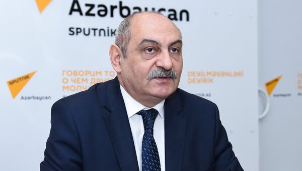 Azərbaycan Milli Qeyri-Hökumət Təşkilatları Forumunun prezidenti Rauf Zeyni - Sputnik Azərbaycan