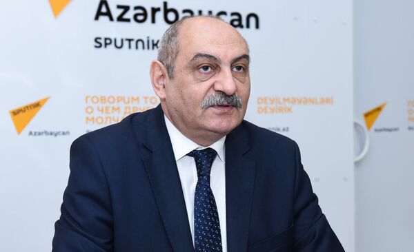 Azərbaycan Milli Qeyri-Hökumət Təşkilatları Forumunun prezidenti Rauf Zeyni Azərbaycan Milli Qeyri-Hökumət Təşkilatları Forumunun prezidenti Rauf Zeyni - Sputnik Azərbaycan