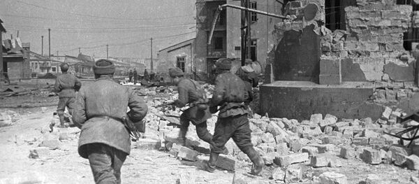 Бой на окраине Одессы на территории одного из заводов, 7 апреля 1944 года Бой на окраине Одессы на территории одного из заводов, 7 апреля 1944 года - Sputnik Азербайджан