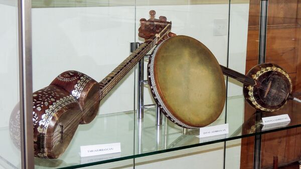 Выставка Музыкальные инструменты исламского мира - Sputnik Azərbaycan