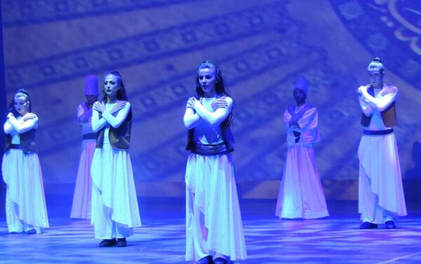 Концерт турецкой танцевальной группы Анадолу Атеши в Баку - Sputnik Азербайджан