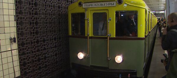 В Москве реконструировали первый день работы метро В Москве реконструировали первый день работы метро - Sputnik Азербайджан
