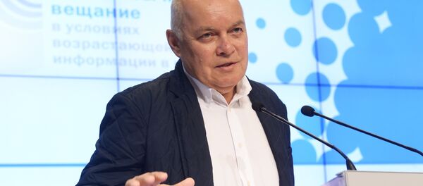 Генеральный директор МИА Россия сегодня Дмитрий Киселев выступает на третьем Международном форуме русскоязычных вещателей - Sputnik Азербайджан