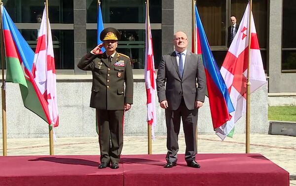 Состоялась встреча министров обороны Азербайджана и Грузии - Sputnik Азербайджан