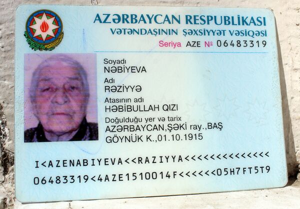 Rəziyyə Nəbiyeva 1915-ci ildə Şəkinin Baş Göynük kəndində anadan olub Rəziyyə Nəbiyeva 1915-ci ildə Şəkinin Baş Göynük kəndində anadan olub - Sputnik Azərbaycan