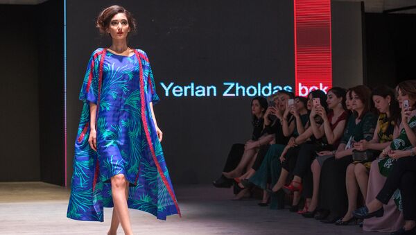 Модный показ в рамках Azerbaijan Fashion Week 2017 - Sputnik Azərbaycan