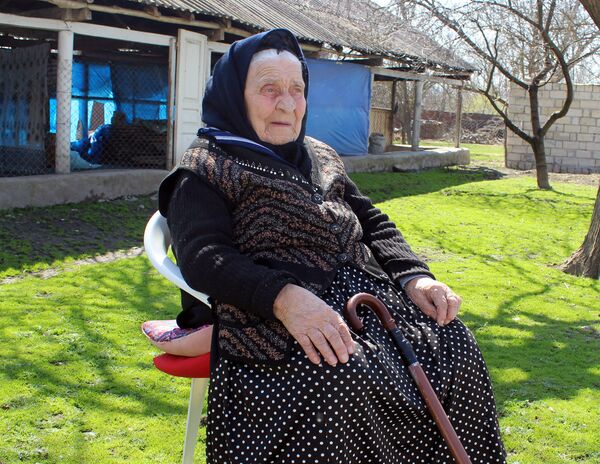 102-летняя Разия Набиева о секрете долголетия: я всегда много работала - Sputnik Азербайджан