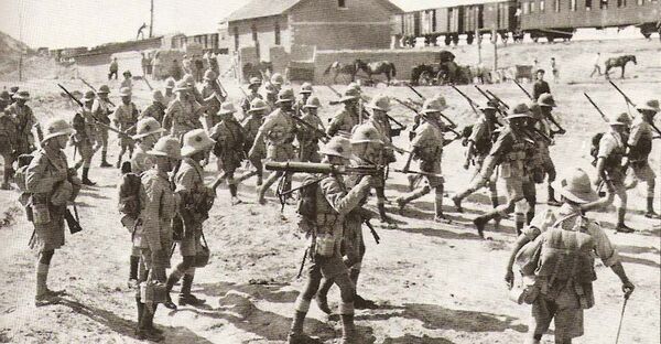 Британские войска на пути к Баку, 1918 год Британские войска на пути к Баку, 1918 год - Sputnik Азербайджан