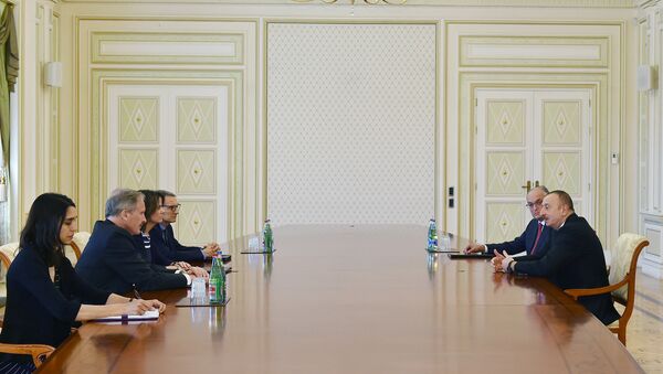 Президент Ильхам Алиев принял заместителя помощника государственного секретаря США - Sputnik Азербайджан