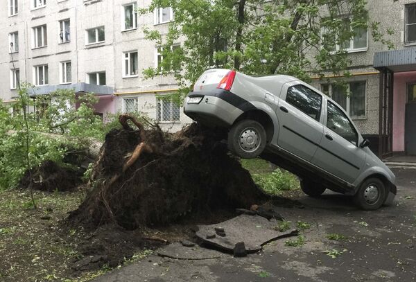 Сильный ураган в Москве - Sputnik Азербайджан