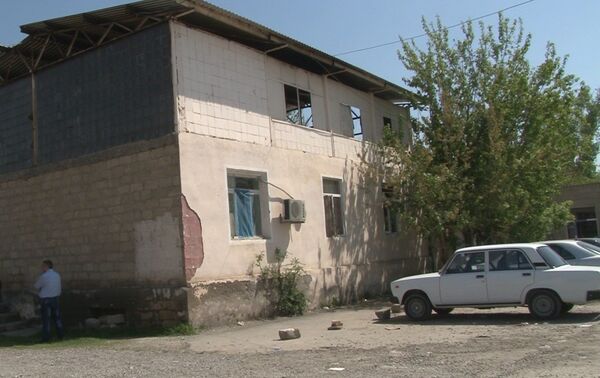 Здание старой чайханы в Барде где поселилась семья Оруджевых Здание старой чайханы в Барде где поселилась семья Оруджевых - Sputnik Азербайджан