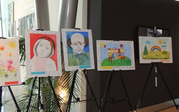 Картины студентов детского творческого центра - Sputnik Азербайджан