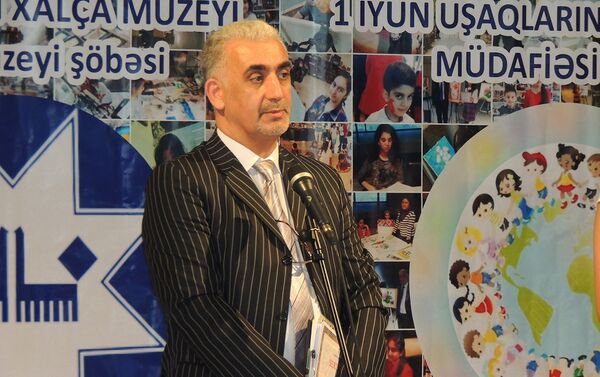 Руководитель детского отделения Музея ковра Азер Абдуллаев - Sputnik Азербайджан