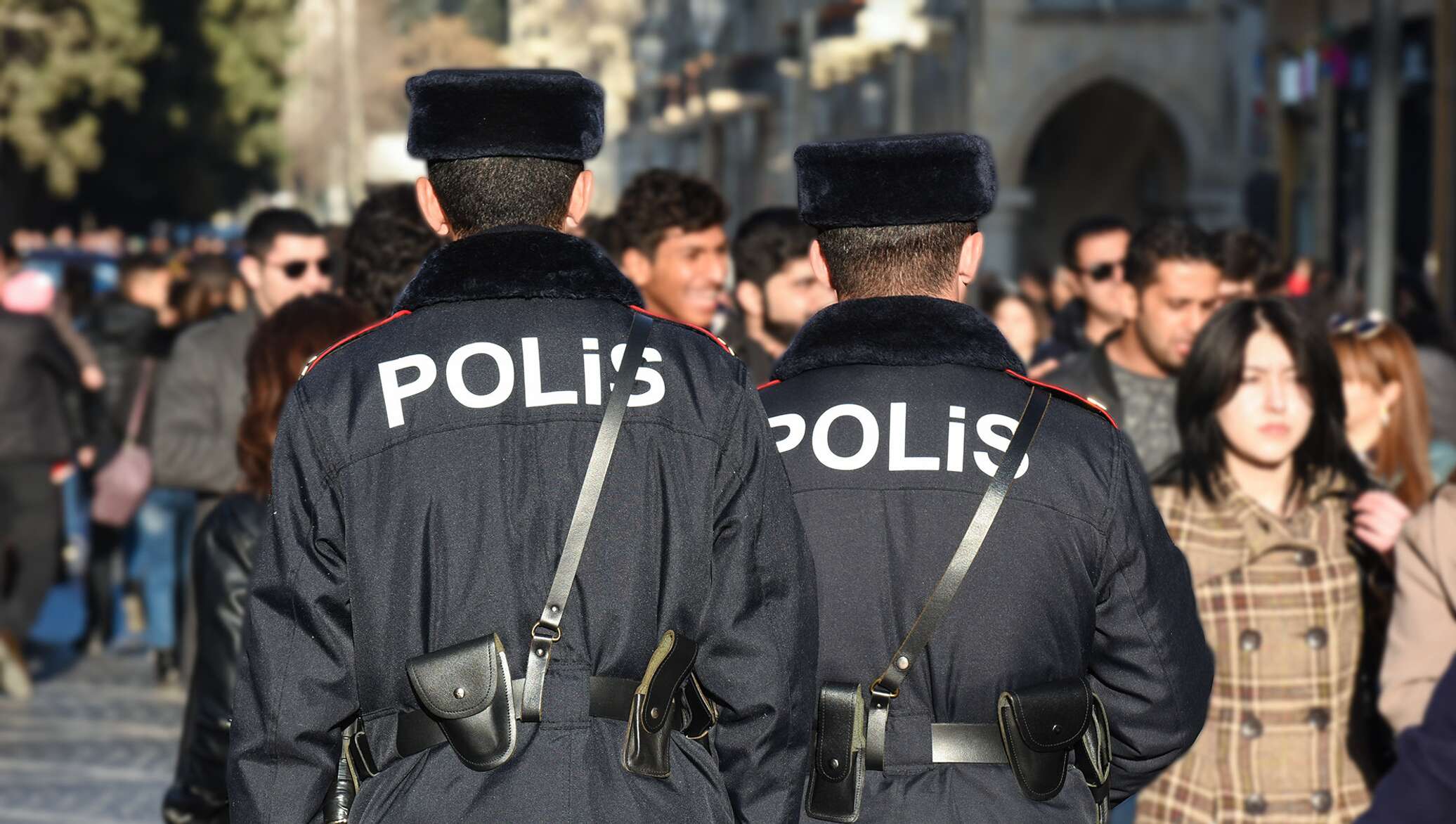 Нападали какое лицо. Полиция Азербайджана. Азербайджанские полицейские. Полиция Баку. Форма полиции Азербайджана.