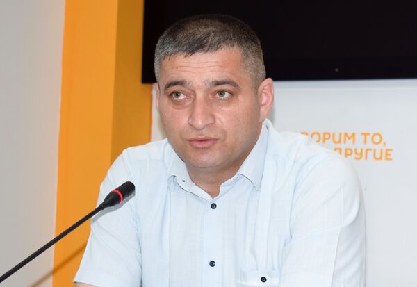Эксперт в сфере образования Эльшан Гафаров - Sputnik Азербайджан
