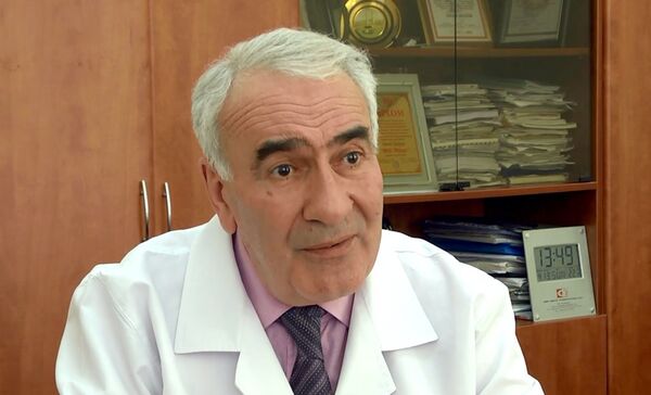 Ölkənin baş pediatrı Nəsib Quliyev Ölkənin baş pediatrı Nəsib Quliyev - Sputnik Azərbaycan